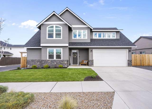 Property at 2647 NW Greenwood Ave, Redmond, OR 97756, 4 beds, 2.5 baths