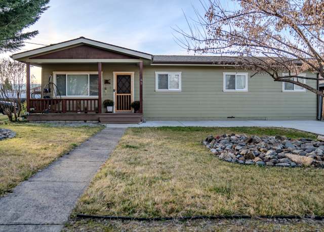 Property at 55 Crater Ln, Central Point, OR 97502, 3 beds, 2.5 baths