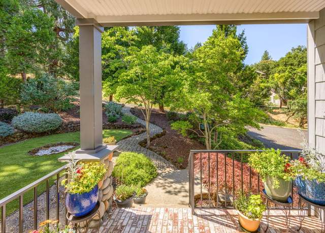 Property at 425 S 1st St, Jacksonville, OR 97530, 3 beds, 2 baths