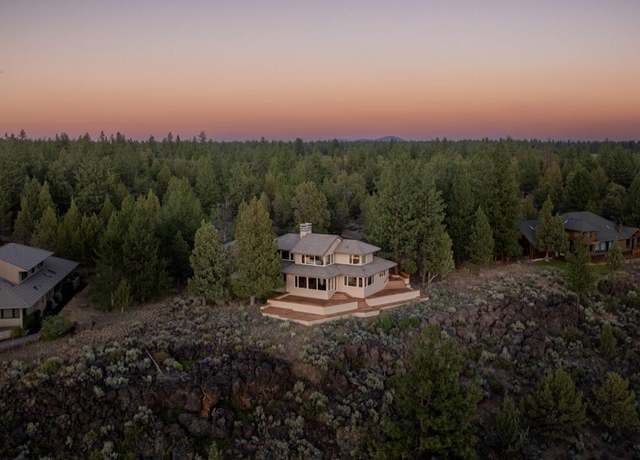Property at 69295 Hawksflight Dr, Sisters, OR 97759, 3 beds, 3.5 baths