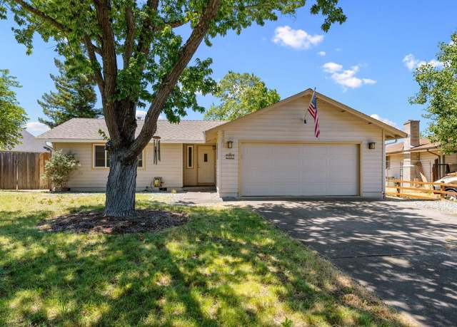 Property at 2501 Fontaine Cir, Medford, OR 97504, 3 beds, 2 baths