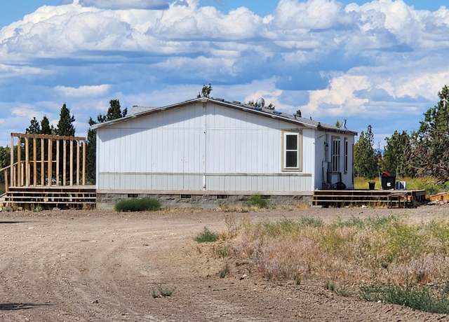 Property at 333 SE Redwood Ln, Prineville, OR 97754, 3 beds, 2 baths