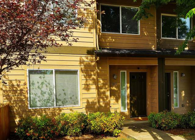Property at 7673 24th St, White City, OR 97503, 3 beds, 2.5 baths
