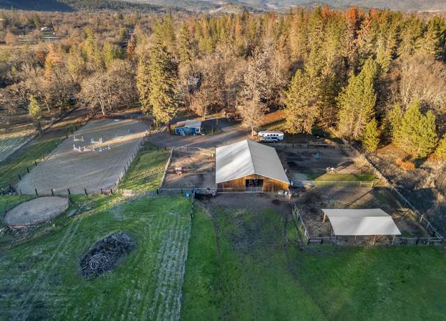 Property at 11300 Meadows Rd, White City, OR 97503, 4 beds, 4 baths