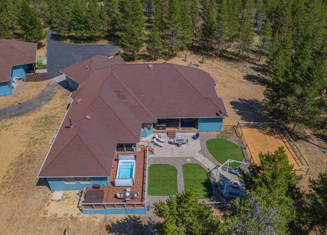 Property at 17045 Shawnee Cir, Bend, OR 97707, 3 beds, 3.5 baths