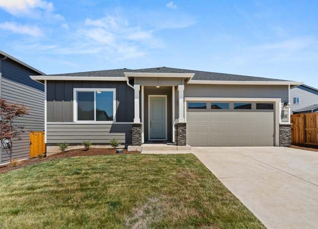 Property at 109 Valemont Dr #32, Eagle Point, OR 97524, 3 beds, 2 baths