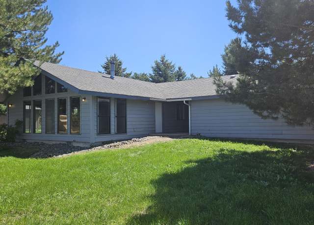 Property at 424 NW Birdie Ln, Madras, OR 97741, 3 beds, 2 baths