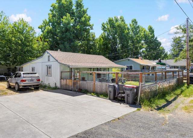 Property at 325 Berrydale Ave, Medford, OR 97501, 2 beds, 1 bath