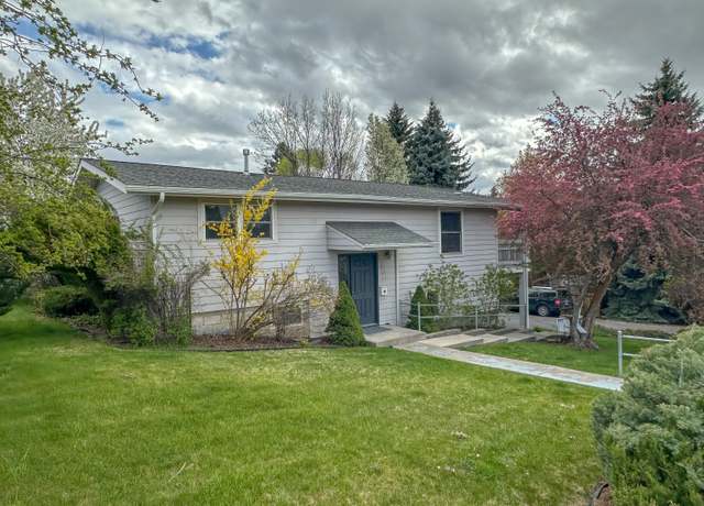Property at 2200 Sloan St, Klamath Falls, OR 97601, 4 beds, 2.5 baths