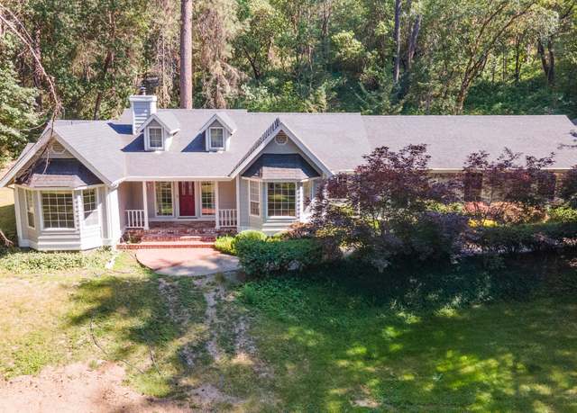 Property at 970 Wards Creek Rd, Rogue River, OR 97537, 3 beds, 2 baths