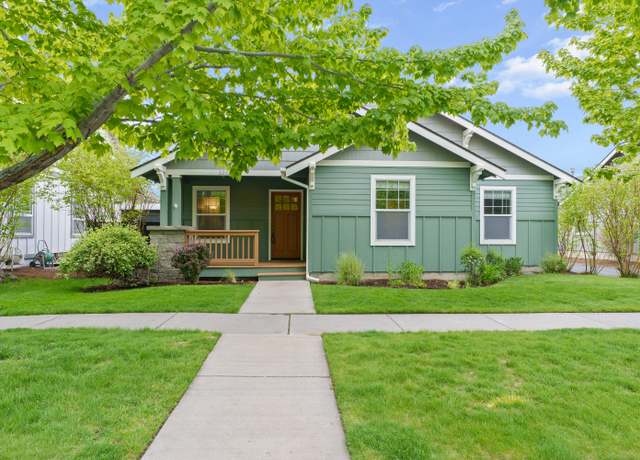Property at 62669 Hawkview Rd, Bend, OR 97701, 3 beds, 2 baths