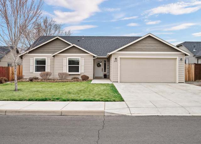 Property at 2715 NE 6th Dr, Redmond, OR 97756, 3 beds, 2 baths