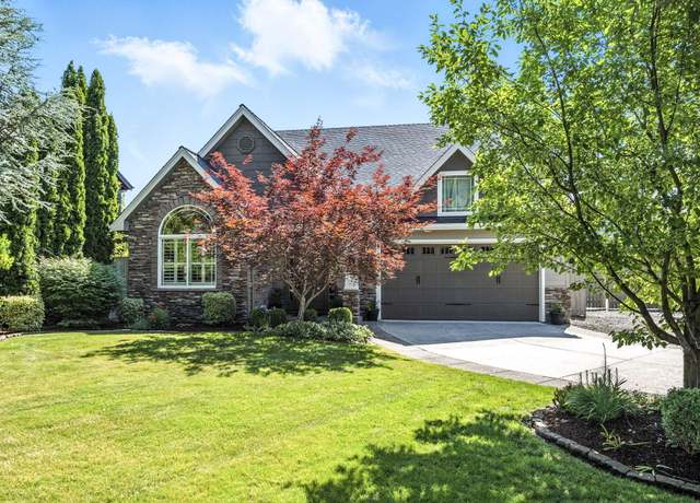 Property at 3627 Creek View Dr, Medford, OR 97504, 4 beds, 2.5 baths