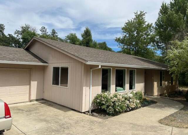 Property at 2466 W Evans Creek Rd, Rogue River, OR 97537, 3 beds, 2 baths