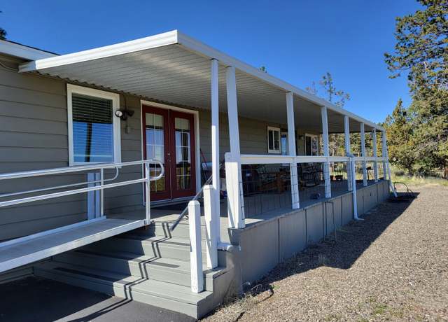 Property at 923 SE Akins Dr, Prineville, OR 97754, 2 beds, 2 baths
