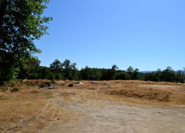 Property at 785 Harris Rd, Grants Pass, OR 97526