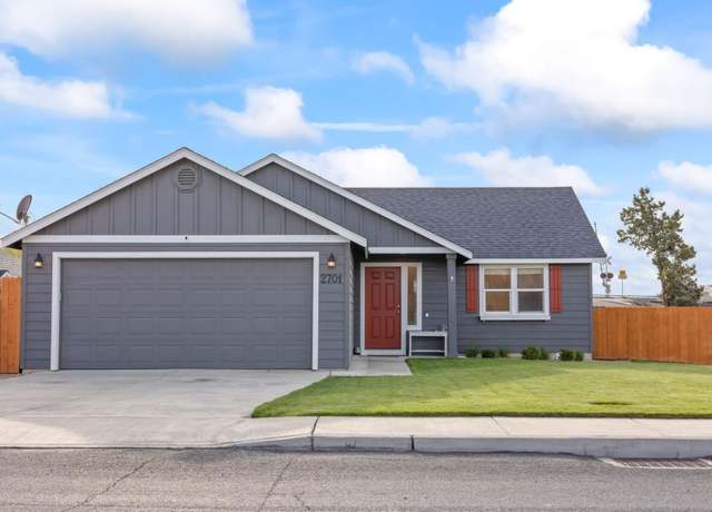 Property at 2701 NE 5th St, Redmond, OR 97756, 3 beds, 2 baths