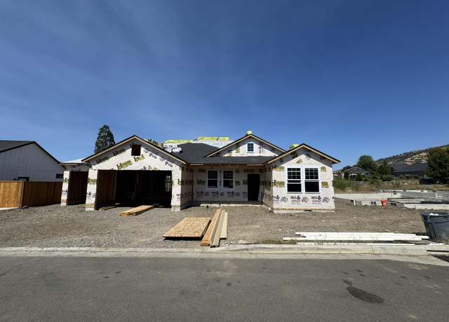 Property at 3137 Monaco Ct, Medford, OR 97504, 3 beds, 2 baths