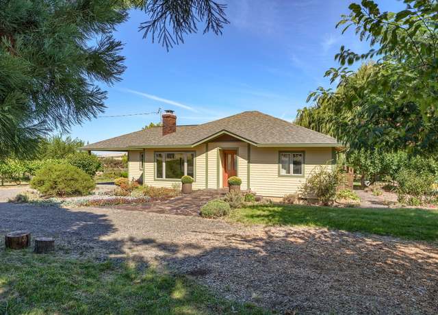 Property at 2045 E Main St, Ashland, OR 97520, 3 beds, 2 baths