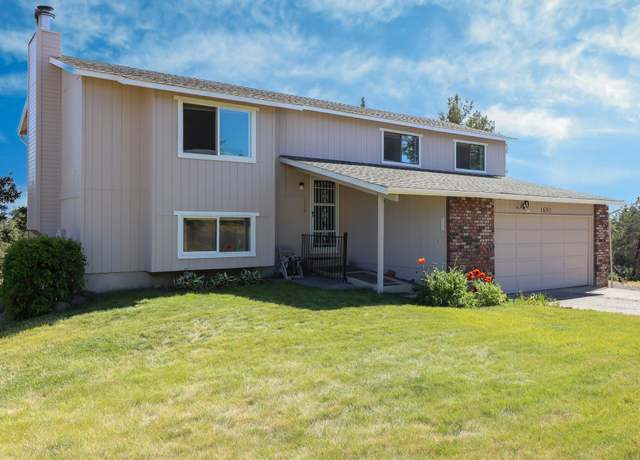 Property at 1685 NE Hilltop Ln, Madras, OR 97741, 4 beds, 2 baths