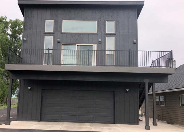 Property at 738 Ross Ln N, Medford, OR 97501, 5 beds, 2 baths