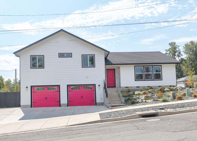 Property at 1799 Daffodil Ln, Grants Pass, OR 97526, 5 beds, 4 baths