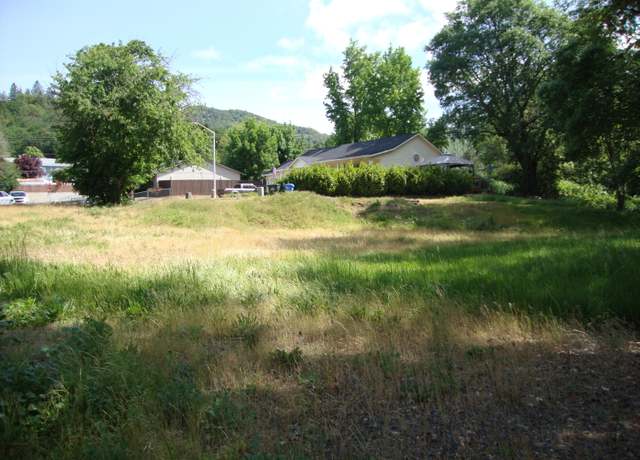 Property at 105 Brolin Ct, Rogue River, OR 97537
