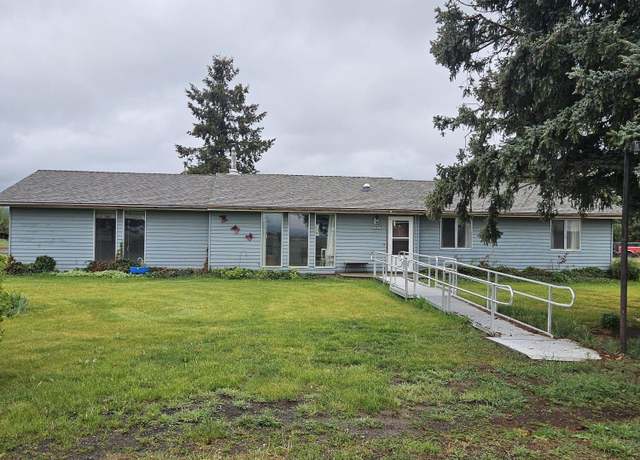 Property at 2929 SW Eureka Ln, Madras, OR 97741, 3 beds, 2 baths
