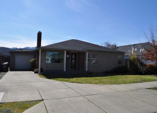 Property at 837 Agate St, Medford, OR 97501, 3 beds, 2 baths