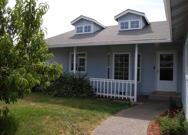 Property at 1453 SW Silver Maple Way, Grants Pass, OR 97526, 3 beds, 2 baths