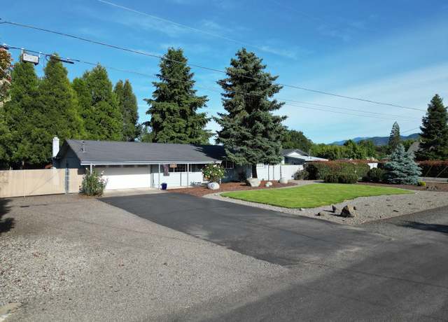Property at 1717 Magnolia Ave, Medford, OR 97501, 3 beds, 1.5 baths