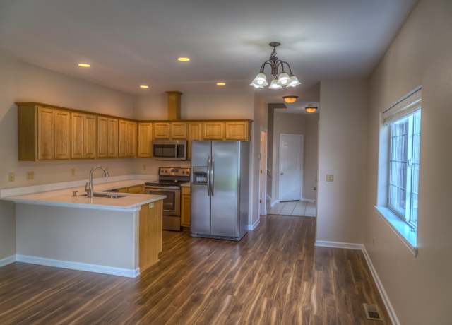Property at 2762 SW Juniper Ave, Redmond, OR 97756, 6 beds, 5 baths