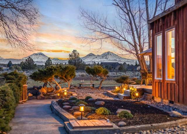 Property at 17665 Paladin Dr, Bend, OR 97703, 2 beds, 2 baths
