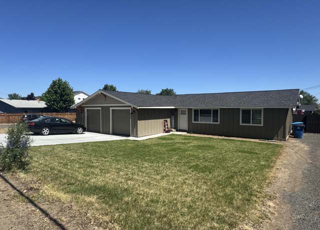 Property at 2906 SW Canal Blvd, Redmond, OR 97756, 6 beds, 4 baths