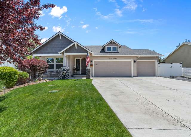 Property at 9302 13th St, Terrebonne, OR 97760, 3 beds, 2 baths
