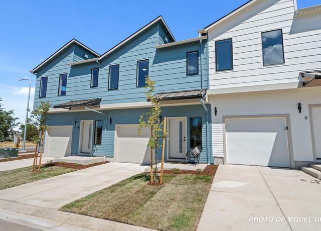 Property at 2028 Sunset Dr #8, Medford, OR 97501, 3 beds, 2.5 baths