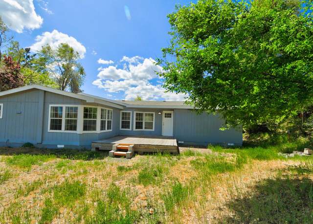 Property at 335 Hawthorne St, Klamath Falls, OR 97601, 3 beds, 2 baths