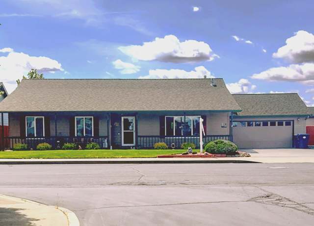 Property at 2630 SW Indian Ave, Redmond, OR 97756, 3 beds, 2 baths