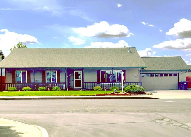 Property at 2630 SW Indian Ave, Redmond, OR 97756, 3 beds, 2 baths