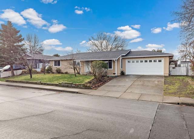 Property at 2760 Terrmont St, White City, OR 97503, 3 beds, 2 baths
