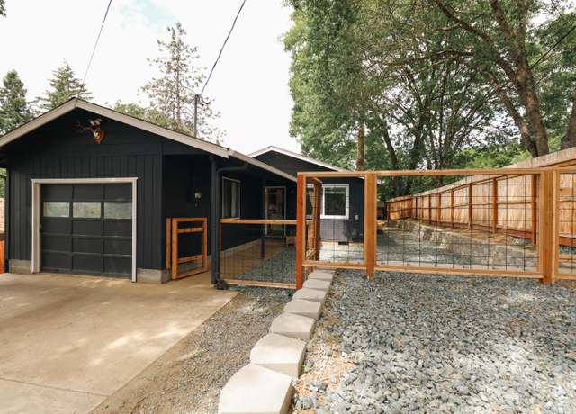 Property at 590 Gustaf St, Gold Hill, OR 97525, 3 beds, 1 bath