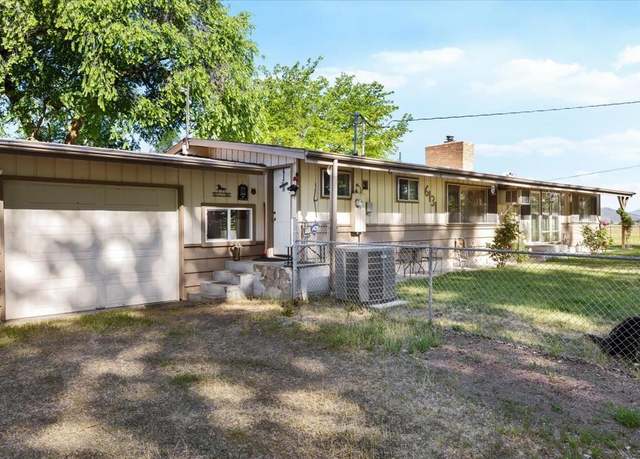 Property at 6131 Hwy 62, Central Point, OR 97502, 3 beds, 2 baths