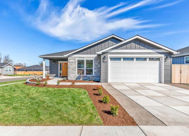 Property at 3015 Mt Thielsen Dr, Medford, OR 97504, 3 beds, 2 baths