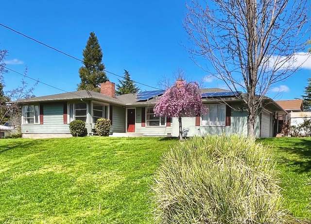 Property at 1549 Stratford Ave, Medford, OR 97504, 3 beds, 2 baths