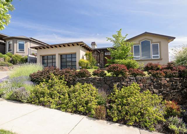 Property at 3430 Cadet Dr, Medford, OR 97504, 3 beds, 2.5 baths