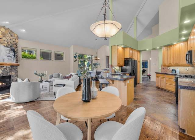 Property at 19571 SW Simpson Ave, Bend, OR 97702, 3 beds, 2.5 baths