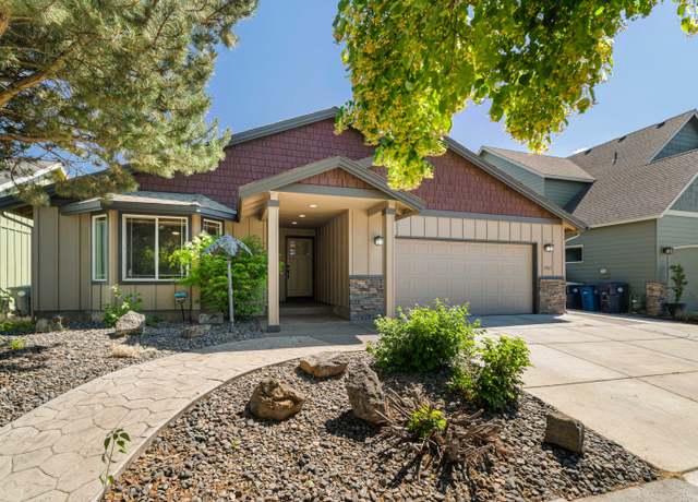 Property at 2907 NE Marea Dr, Bend, OR 97701, 3 beds, 2 baths