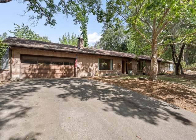 Property at 266 Chaparral Dr, Grants Pass, OR 97526, 3 beds, 3 baths