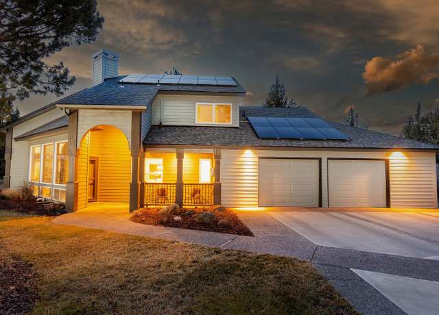 Property at 900 NW Chelsea Loop, Bend, OR 97703, 3 beds, 2.5 baths