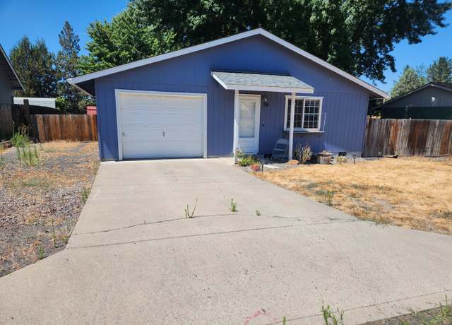 Property at 28 NE Hillcrest St, Madras, OR 97741, 3 beds, 2 baths